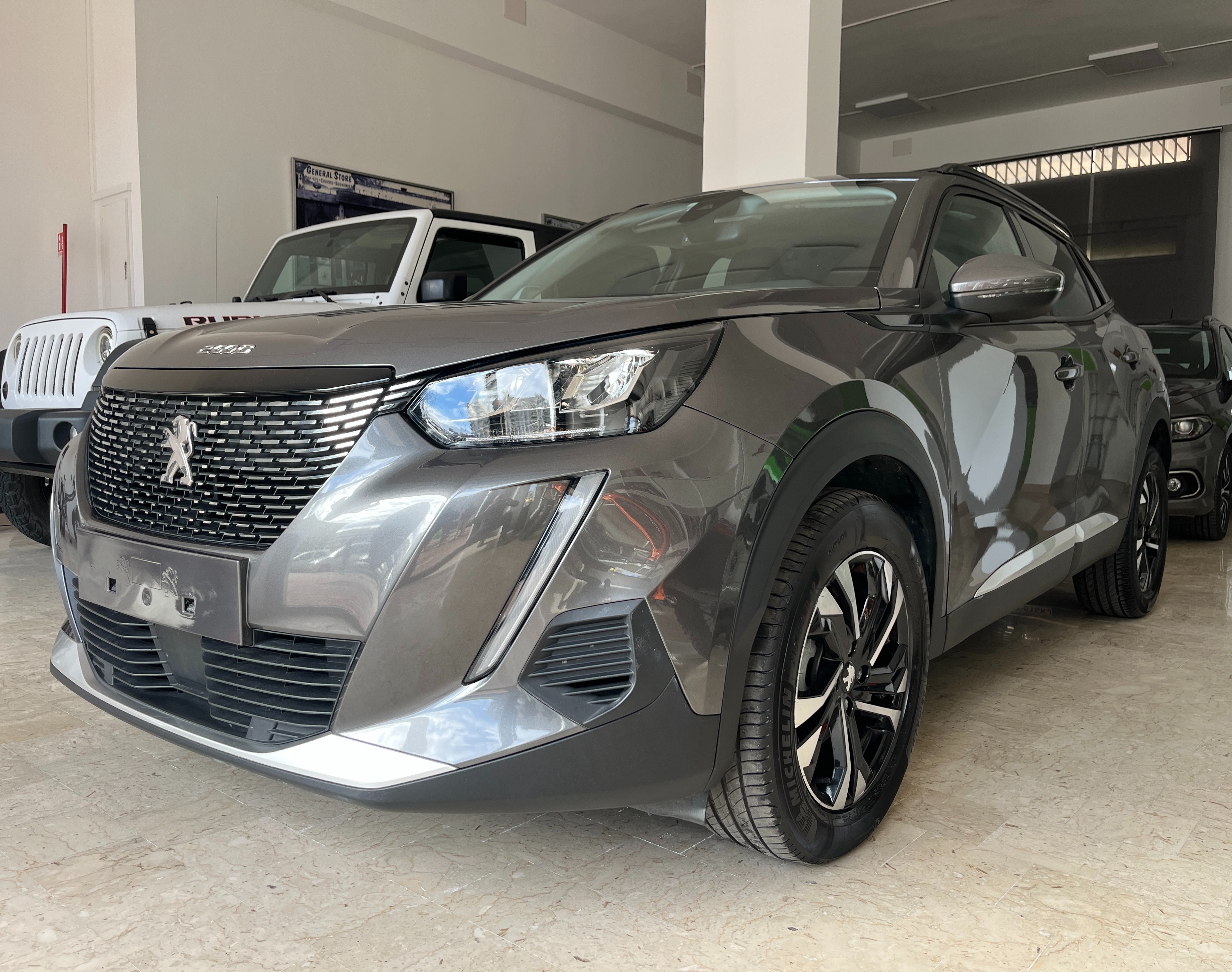 PEUGEOT  2008